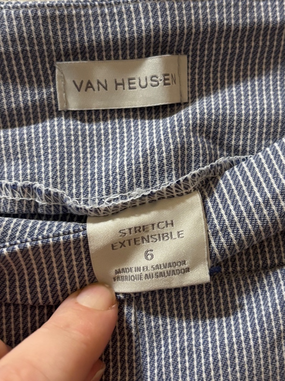 Van Heusen Blue Stripe Ankle Dress Pants Size 6 - Picture 3 of 6